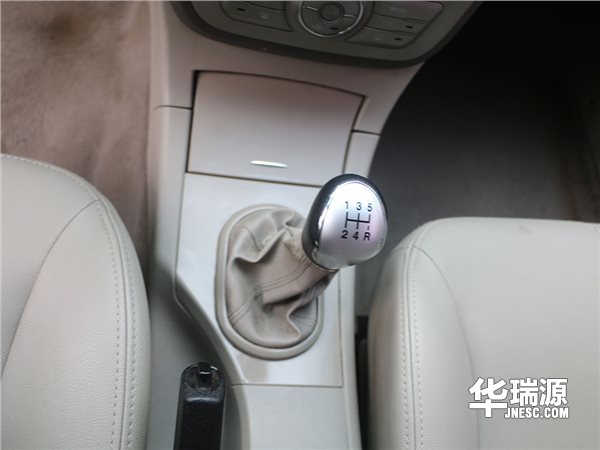高雅的车配高雅的你—江淮和悦